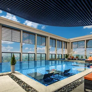 Luxury 5-star, Rooftop Pool 아파트