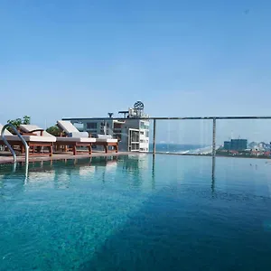 Sofiana My Khe & Spa- Rooftop Pool Bar Hotell